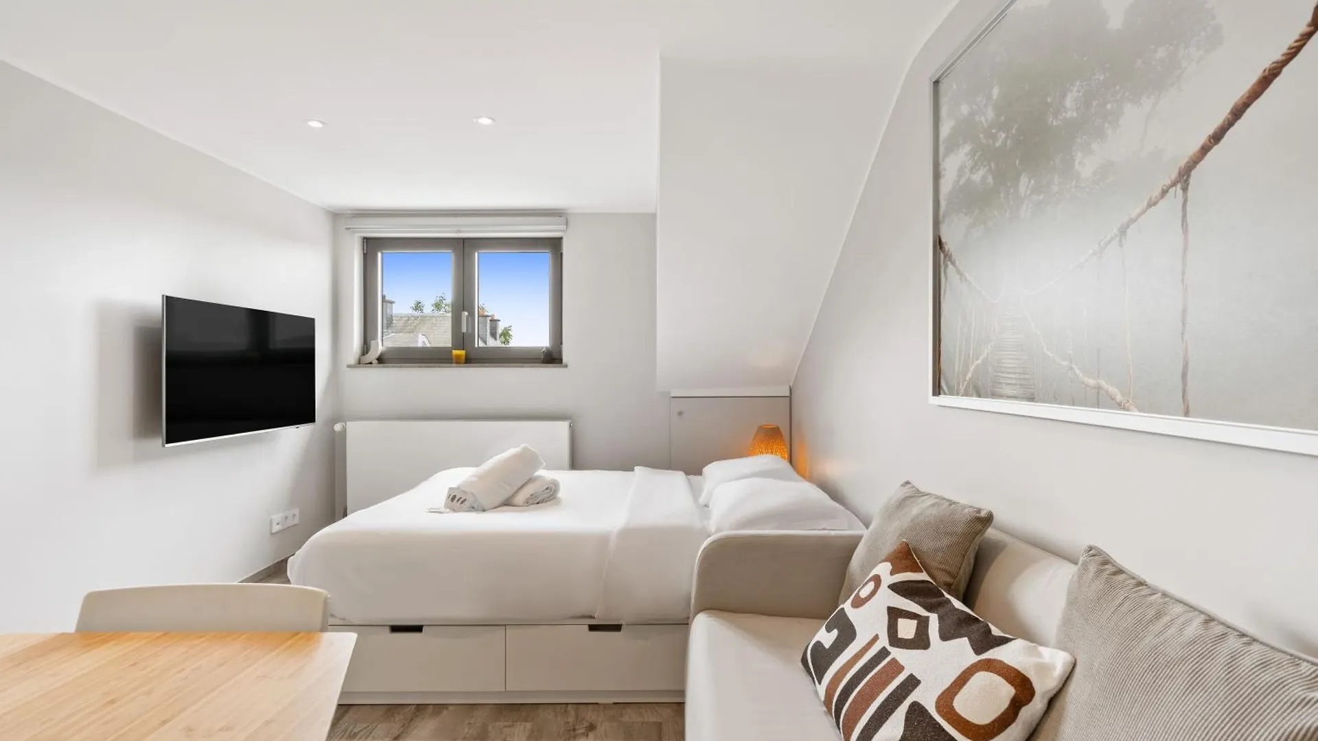 Modern Limpertsberg Studio Near City Center Luxembourg